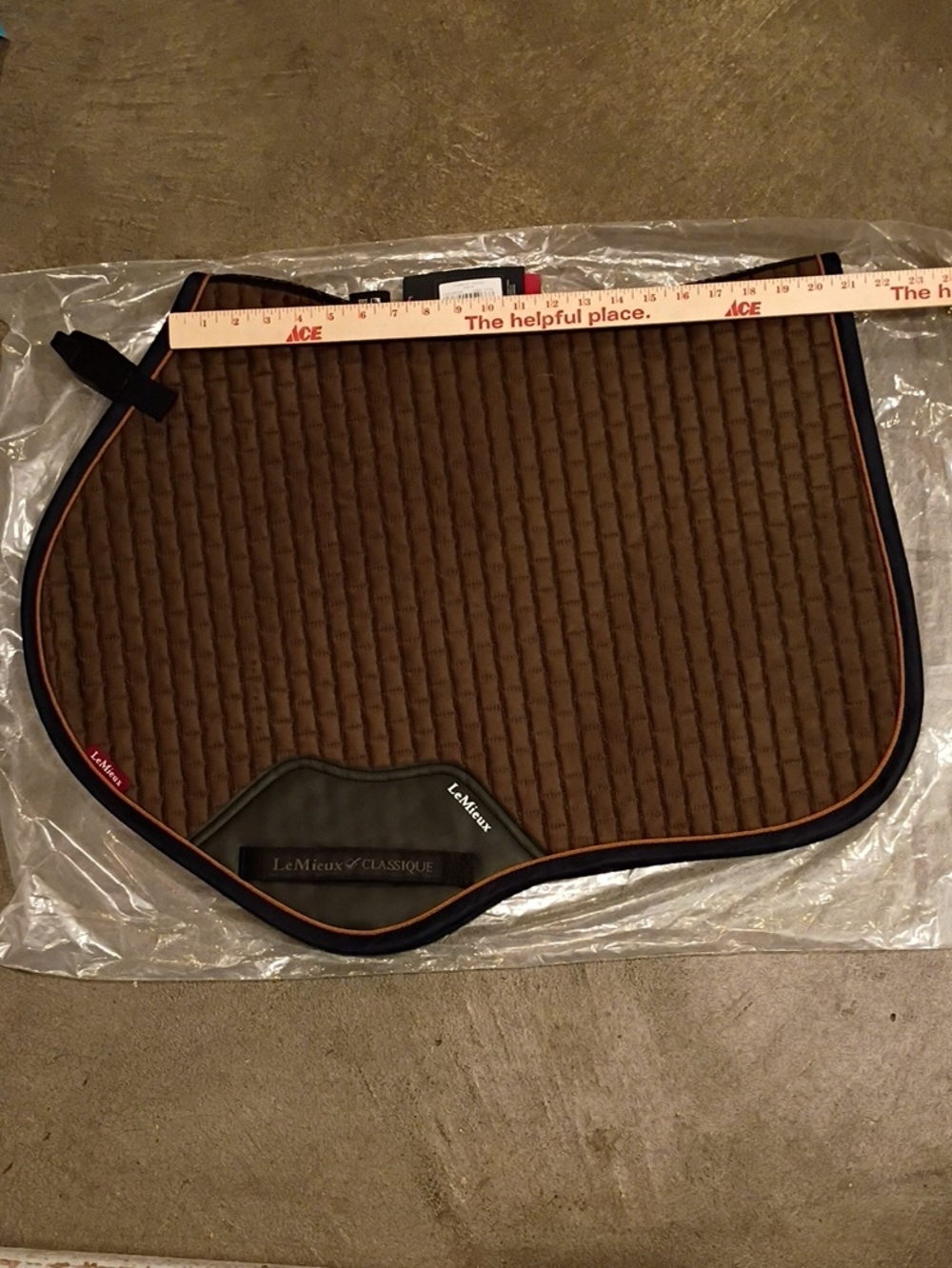 LeMieux Suede Close Contact Saddle Pad - Picture 6 of 10